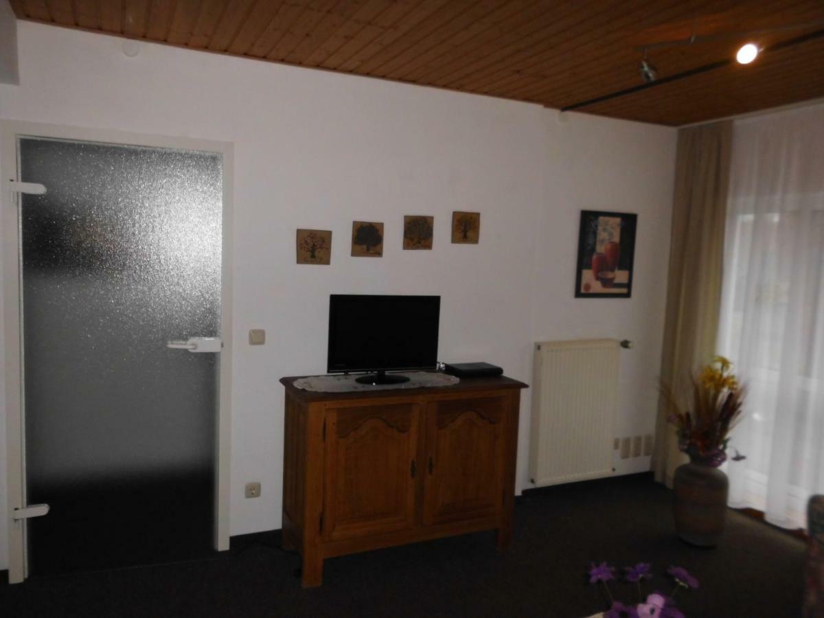 Gaestehaus Plum Roetgen Buitenkant foto
